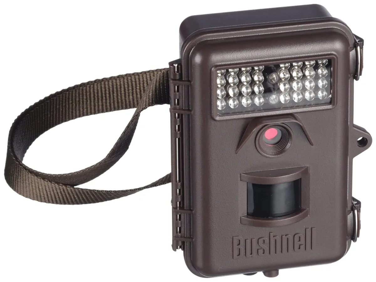 Фотоловушка Bushnell Trophy Cam Essential